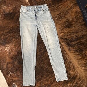 American Eagle Outfitters High Rise mom Jeans